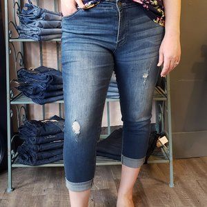 Plus Size KanCan Capris